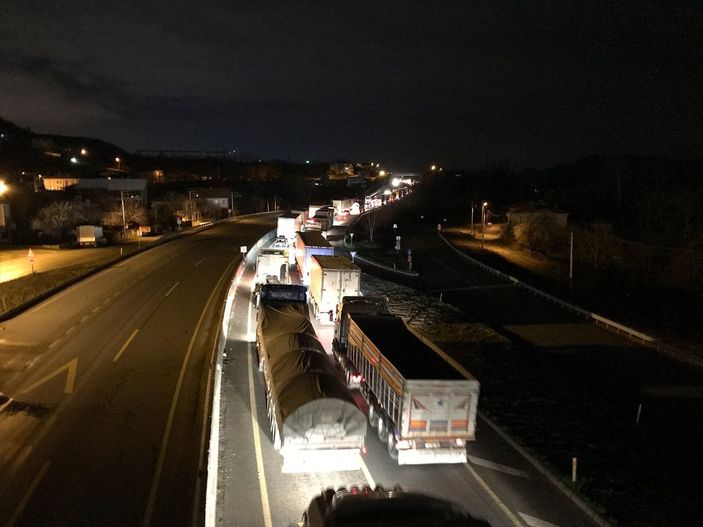 Sakarya'da zincirleme kaza: 1 ölü