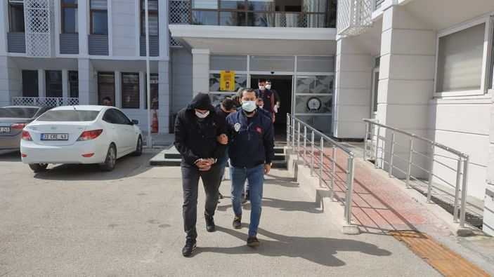 Mersin'de 15 kişiyi dolandıran sahte borsacılar yakalandı