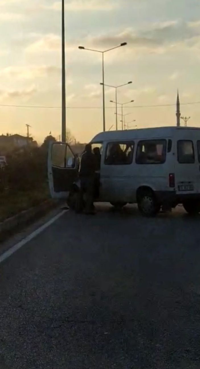 Samsun'da minibüsün yolunu kesip bıçak ve sopayla saldırdılar