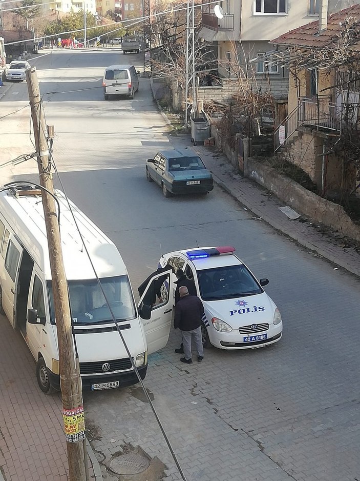 Konya’da arabaların camlarını kıran şüpheli yakalandı