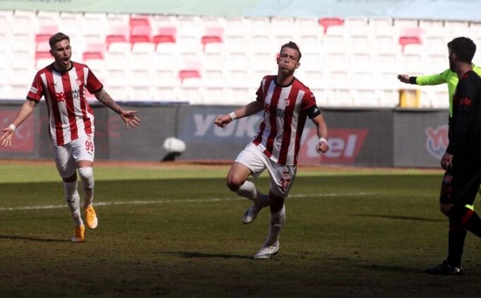 Sivasspor, Fatih Karagümrük'ü tek golle geçti