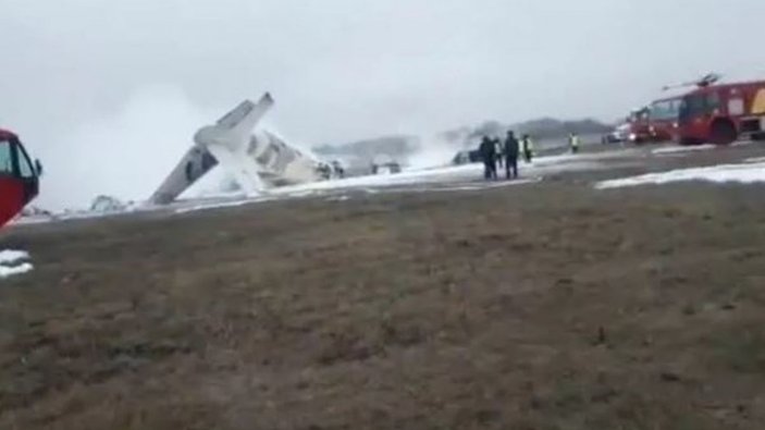 Kazakistan'da uçak düştü