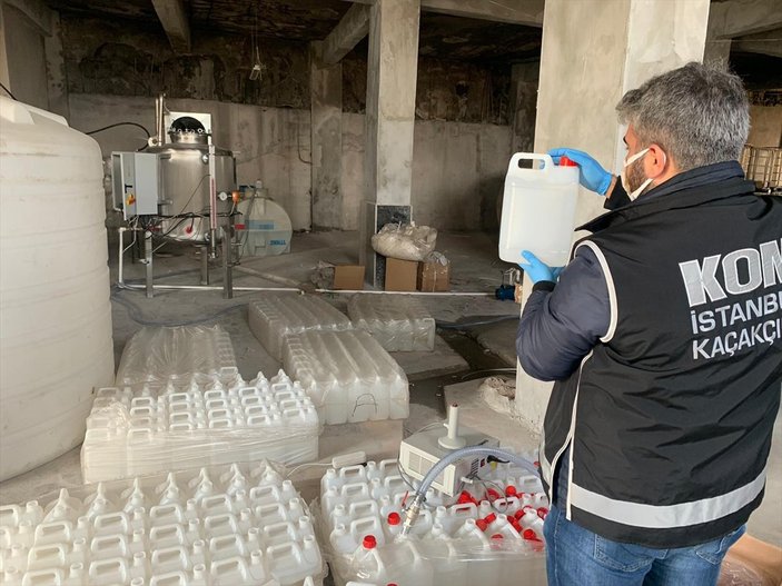 İstanbul'da 5 bin 195 litre etil alkol ele geçirildi