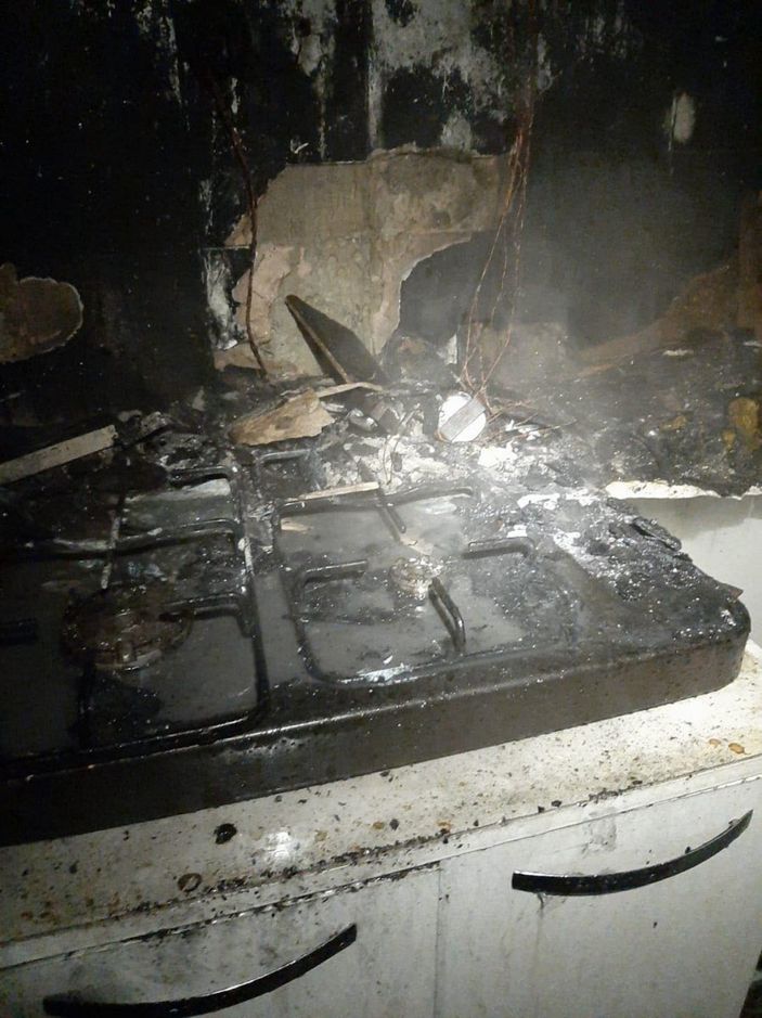 Kütahya'da patates kızartırken evini yaktı