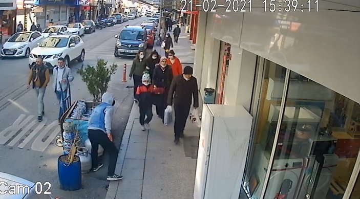 Zeytinburnu'ndaki tüp hırsızlığı kamerada