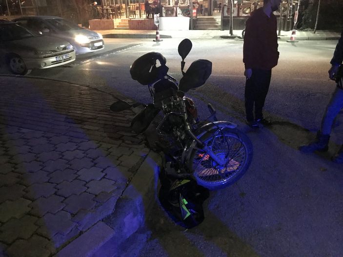 Elazığ'da otomobil motosiklete çarptı