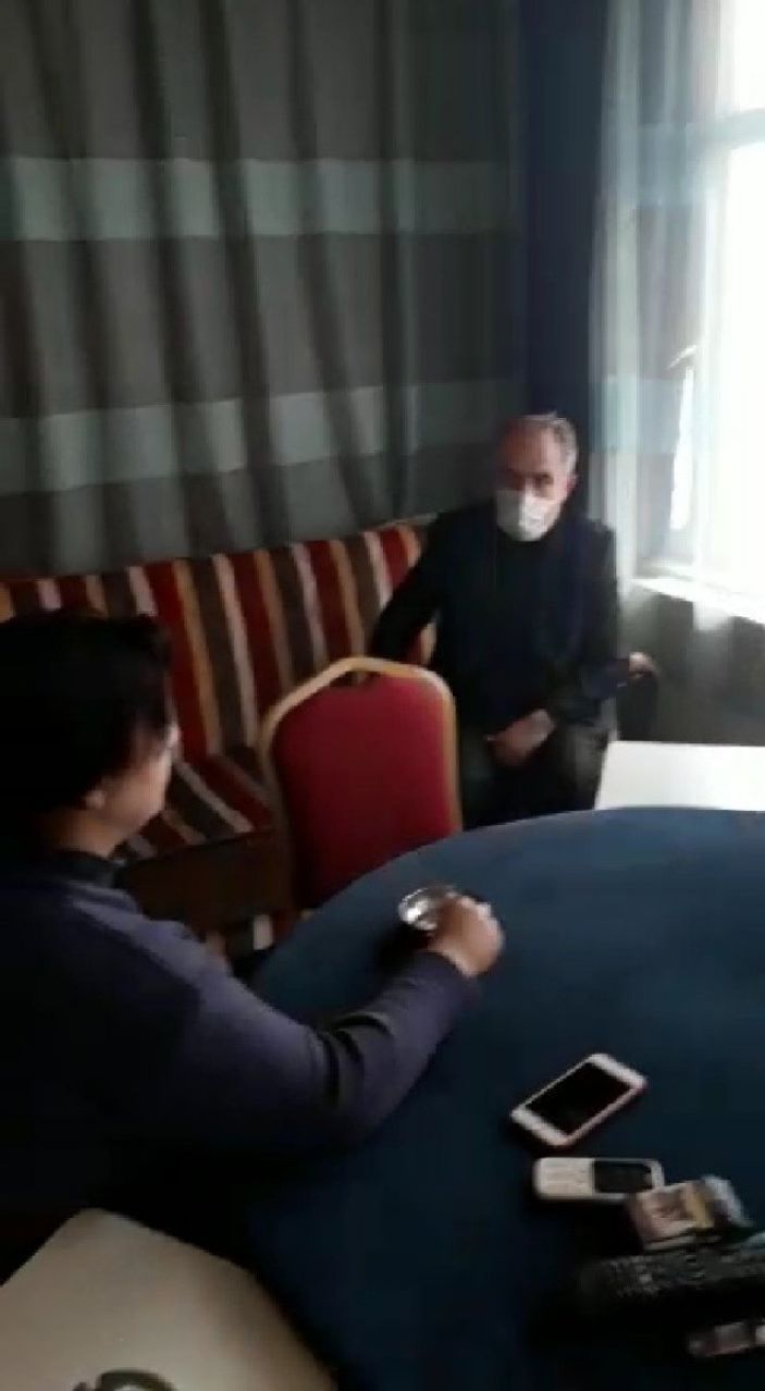 Konya'da kahvehaneye çevrilen dairede polise yakalandılar