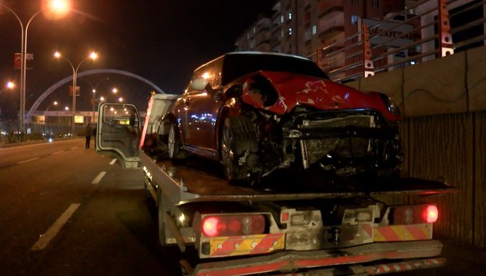 Diyarbakır'da makas atan otomobil kazaya neden oldu: 9 yaralı