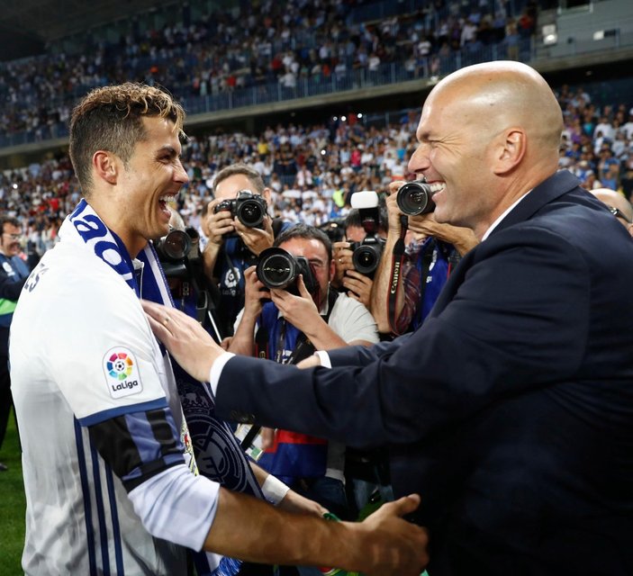 Zidane: Ronaldo, Real Madrid'e dönebilir