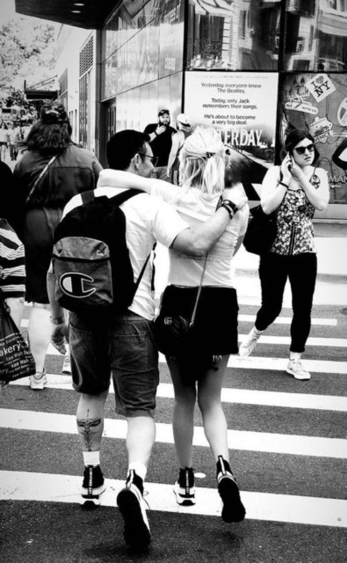 Melis Sütşurup'tan Mustafa Sandal paylaşımı