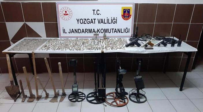 i Yozgat’ta iş yerinde yüzlerce tarihi sikke ele geçirildi