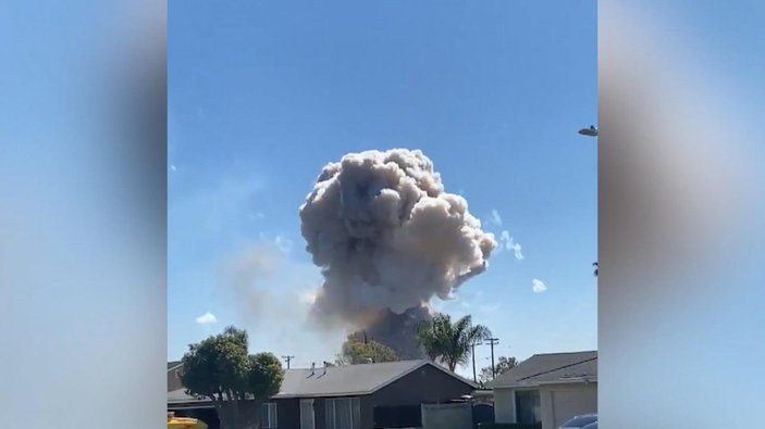Kaliforniya'da havai fişek dolu evde patlama