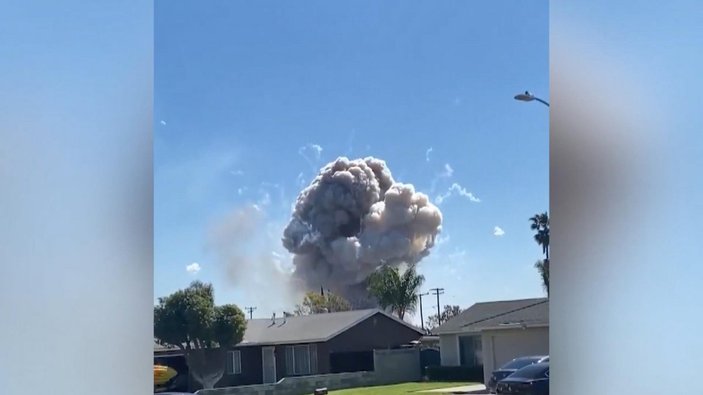 Kaliforniya'da havai fişek dolu evde patlama