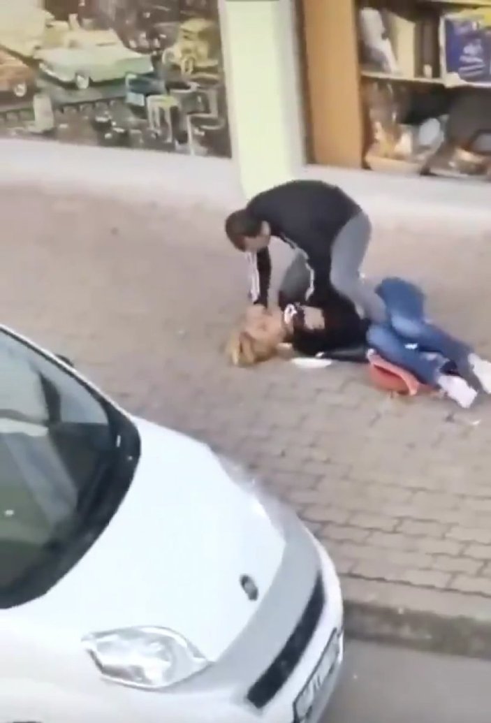 Antalya'da sokak ortasında kadına şiddet