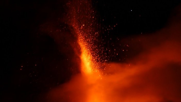 Etna Yanardağı'nın nefes kesen görüntüleri