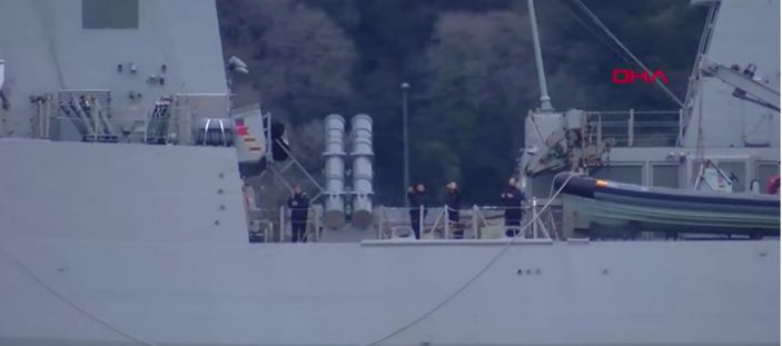 İspanya savaş gemisi İstanbul Boğazı'ndan geçti