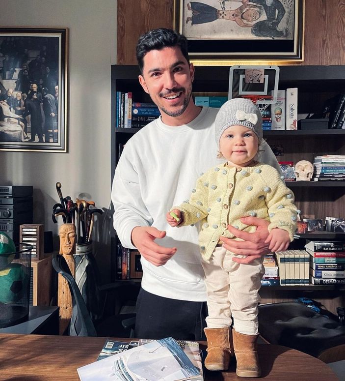 Kaan Yıldırım yeğeniyle poz verdi