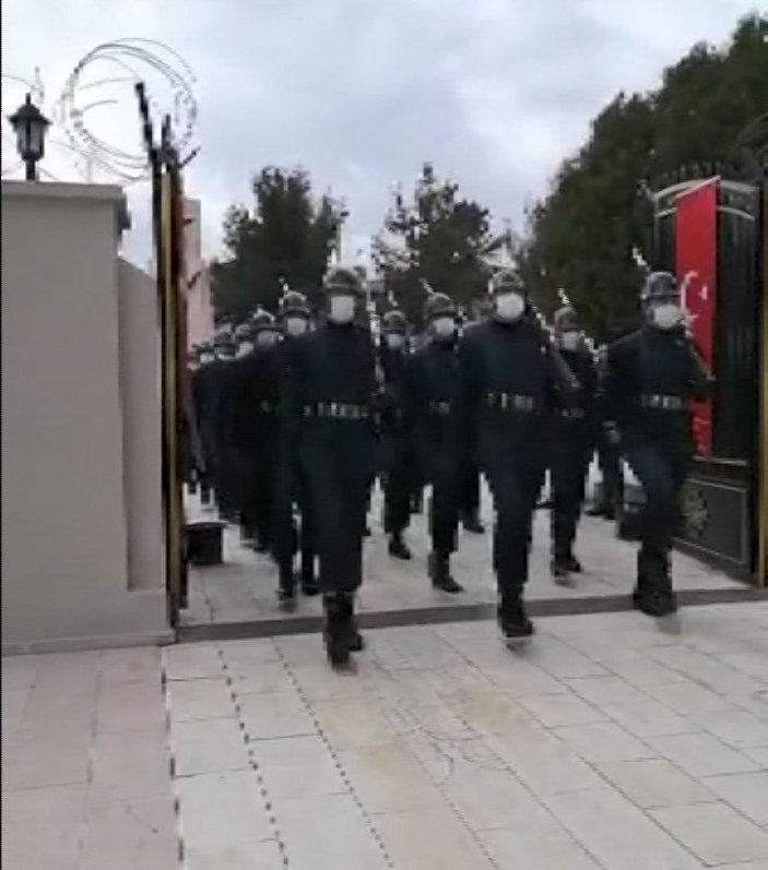 Diyarbakır'daki askerlerden '18 Mart' yürüyüşü