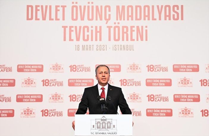 a Ali Yerlikaya, şehit aileleri ve gazilere Devlet Övünç Madalyası takdim etti