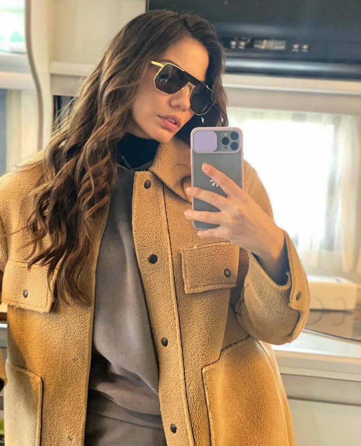 Demet Özdemir'i ağlatan hediye