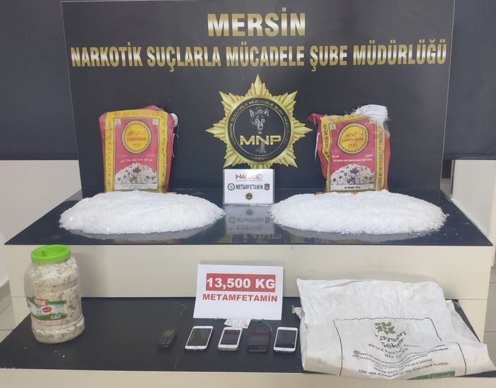 Mersin’de uyuşturucuyu kargoyla yolladılar