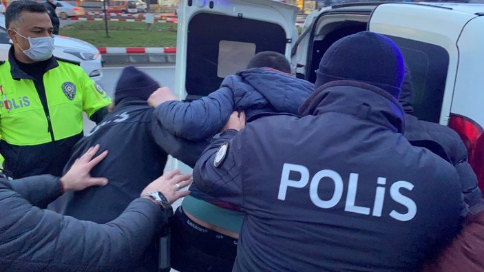 Düzce'de polisin dur ihtarına uymayan sürücü takla attı