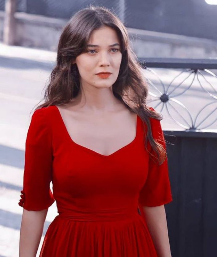 Kırmızı Oda Nazlı'nın hikayesi bitti mi? Pınar Deniz Kırmızı Oda'dan ayrıldı mı?