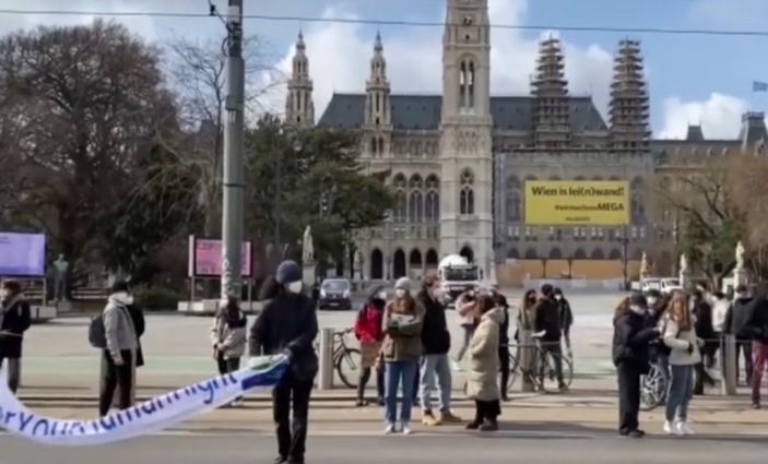 Avusturya’da iklim değişikliği ve çevre kirliliği protestosu düzenlendi