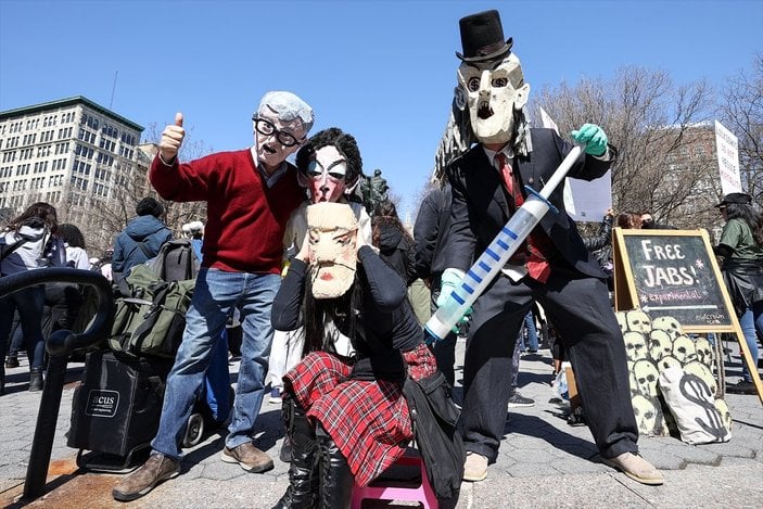 ABD'de maske ve aşı karşıtı gösteri