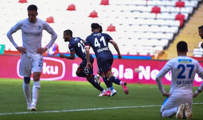 Antalyaspor, BB Erzurum'u 3 golle mağlup etti