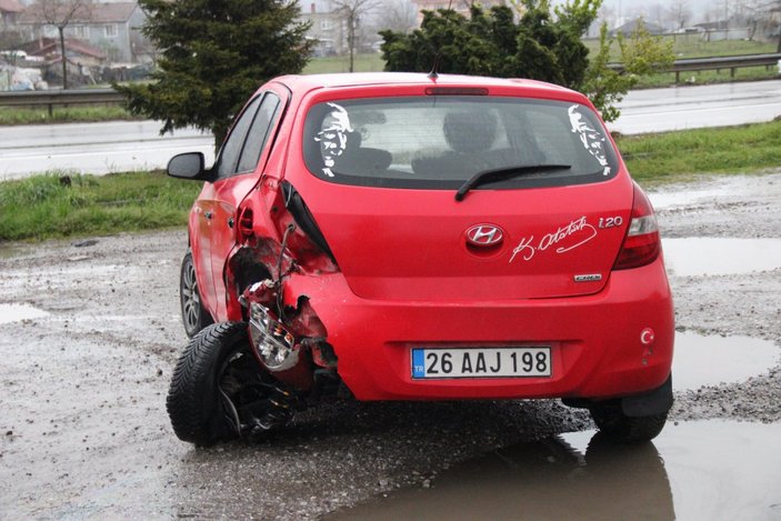 Kocaeli'de alkollü araba kullandı, kaza kaçınılmaz oldu
