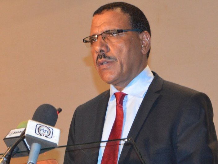 Nijer'in yeni cumhurbaşkanı Bazoum oldu