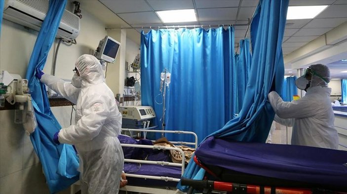 Miçotakis'ten özel sektörde çalışan doktorlara tepki