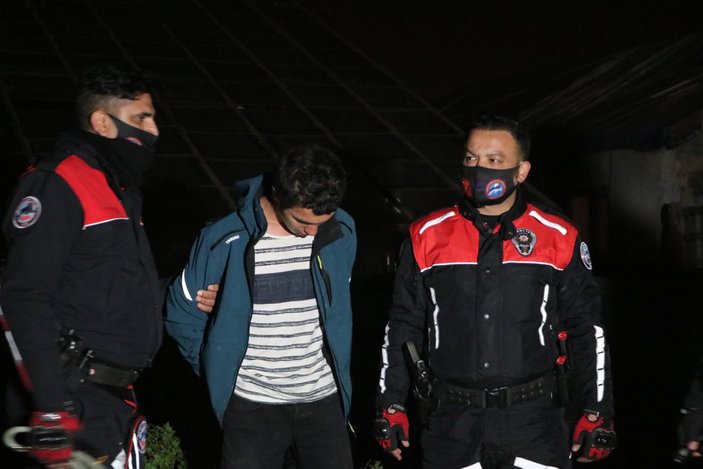 Antalya'da hurda toplayan Suriyeli genci darbettiler