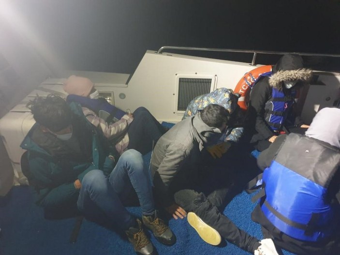Ayvacık açıklarında ölüme terk edilen 7 göçmen kurtarıldı