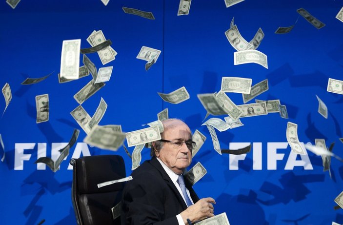 Sepp Blatter, 6 yıl 8 ay futboldan men edildi