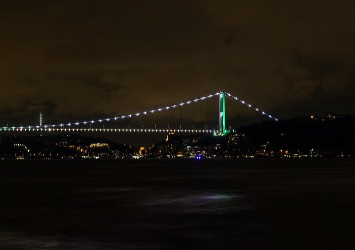 İstanbul'un köprüleri, Pakistan Milli Günü için renklendi