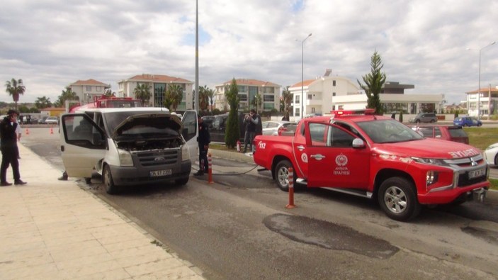 Antalya’da ATM’ye para taşıyan araçta yangın çıktı