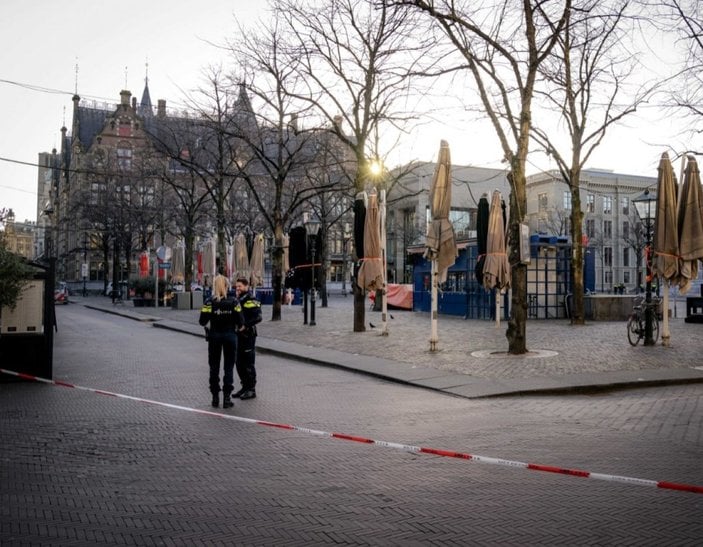 Hollanda Parlamentosu'nda bomba ihbarı asılsız çıktı