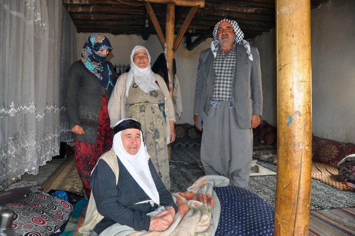 Mardin'de 87 yaşındaki yaşlı kadın, kimliğinin çıkmasını istiyor