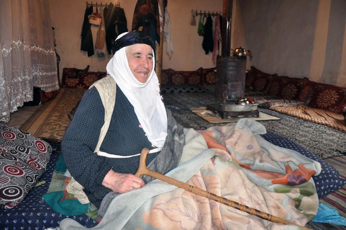 Mardin'de 87 yaşındaki yaşlı kadın, kimliğinin çıkmasını istiyor