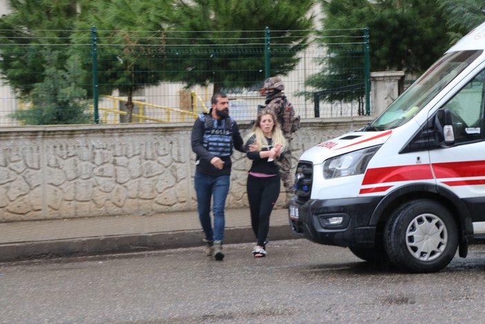 Diyarbakır'da evde alıkonulanları kurtarma operasyonu: 2 yaralı