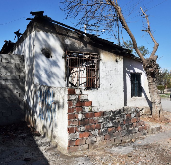 Antalya'da madde bağımlısı ateşe verdiği evde öldü