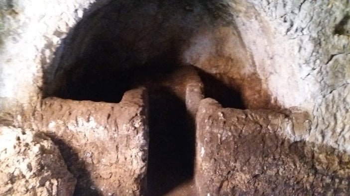 Kahramanmaraş’ta 300 bin yıllık kaya mezarlar koruma altına alındı