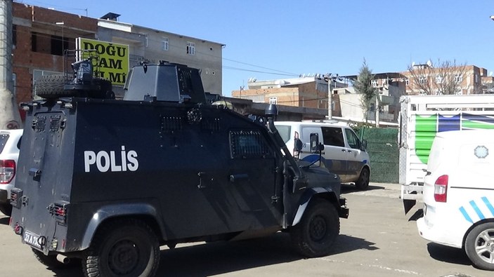 Diyarbakır'da iş yerine silahlı: 3 yaralı