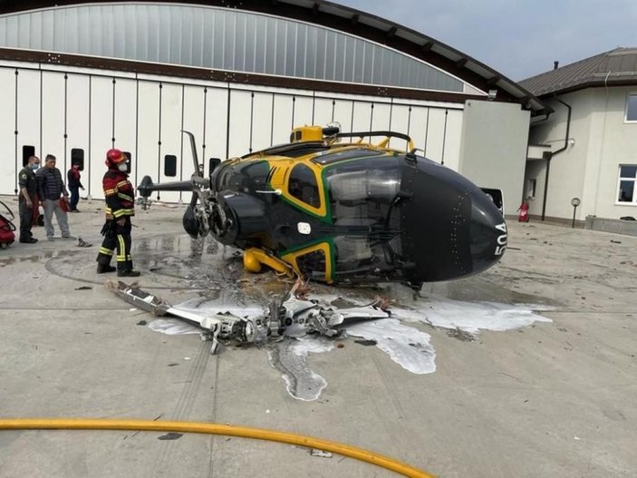 İtalya'da polis helikopteri kaza yaptı