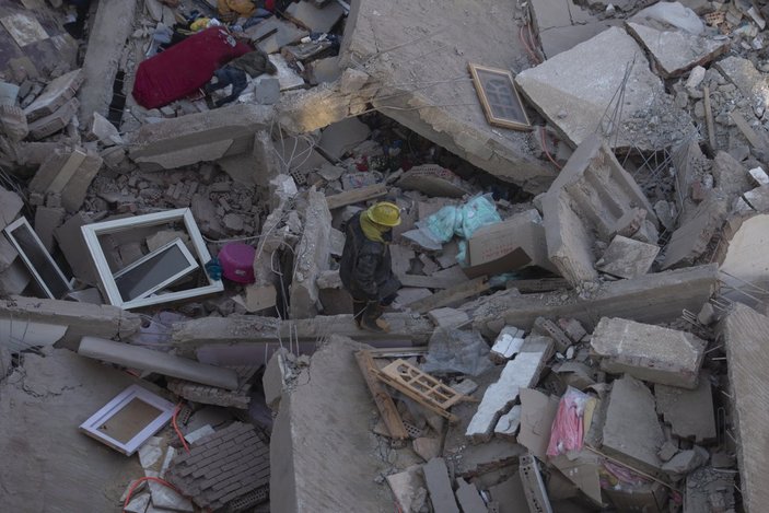 Kahire’de çöken binada 18 kişi hayatını kaybetti