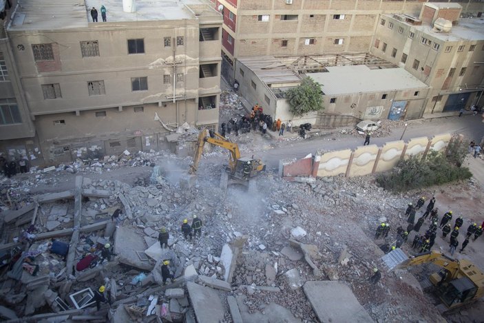 Kahire’de çöken binada 18 kişi hayatını kaybetti