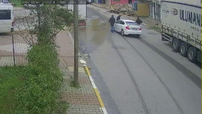 Sultanbeyli'de 5 yaşındaki çocuğa otomobil çarptı