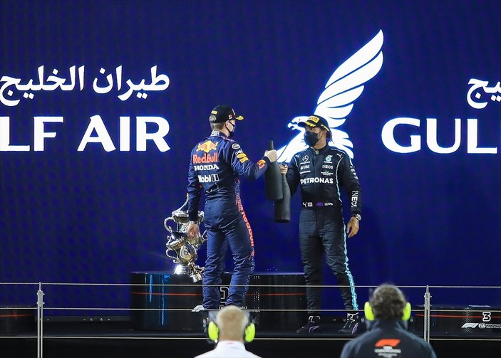 Formula 1 Bahreyn Grand Prix'sini Hamilton kazandı